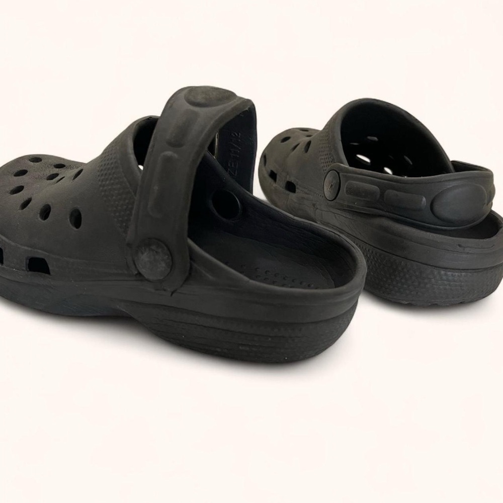 All Black Imitation Crocs Unisex Boy Girl Play Clogs Toddler 11C 11.5C 12C - Picture 7 of 8